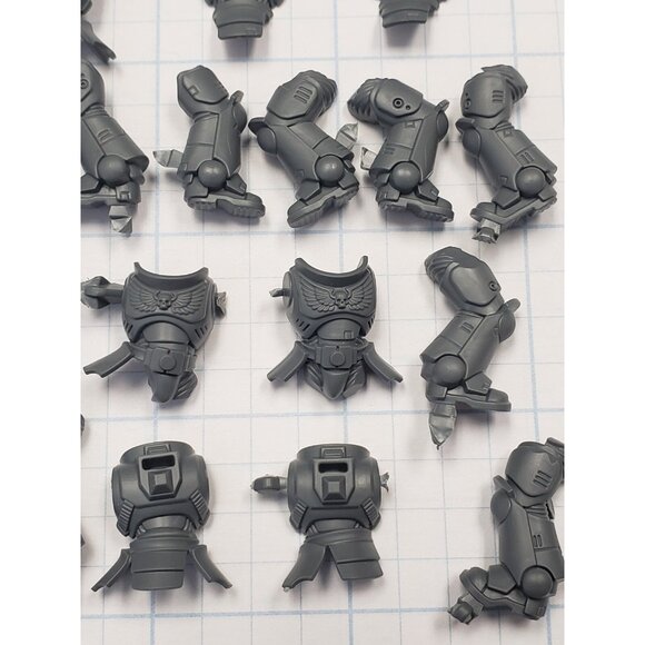Warhammer 40k Space Marine Primaris Bits Assault Intercessor Torso & Legs x5 - Picture 5 of 6